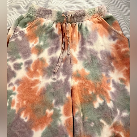 NEW Easel tie-dye wide leg, fleece lined lounge pants. Size small. Has POCKETS! - Picture 3 of 4